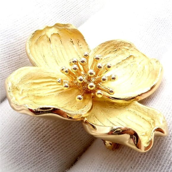 Authentic! Tiffany & Co. 18k Yellow Gold Dogwood Flower Pin Brooch - Picture 4 of 10